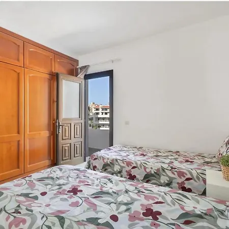 Ocean Breeze Penthouse Floritas شقة *